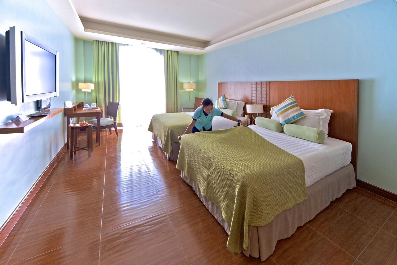 The Lighthouse Marina Resort Olongapo Exterior foto